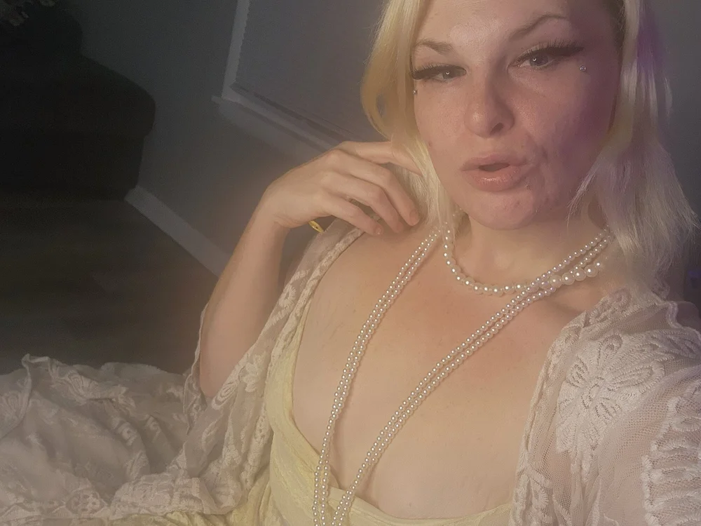 Angelfalls369's Offline Chat Room