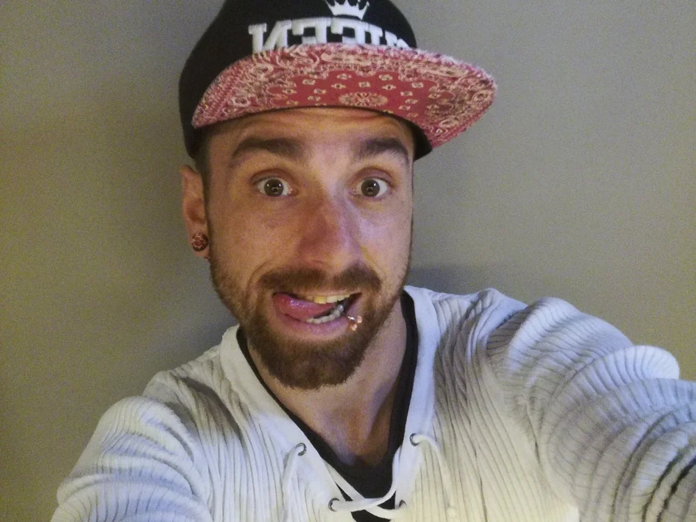 Pinki666@xh's Offline Chat Room