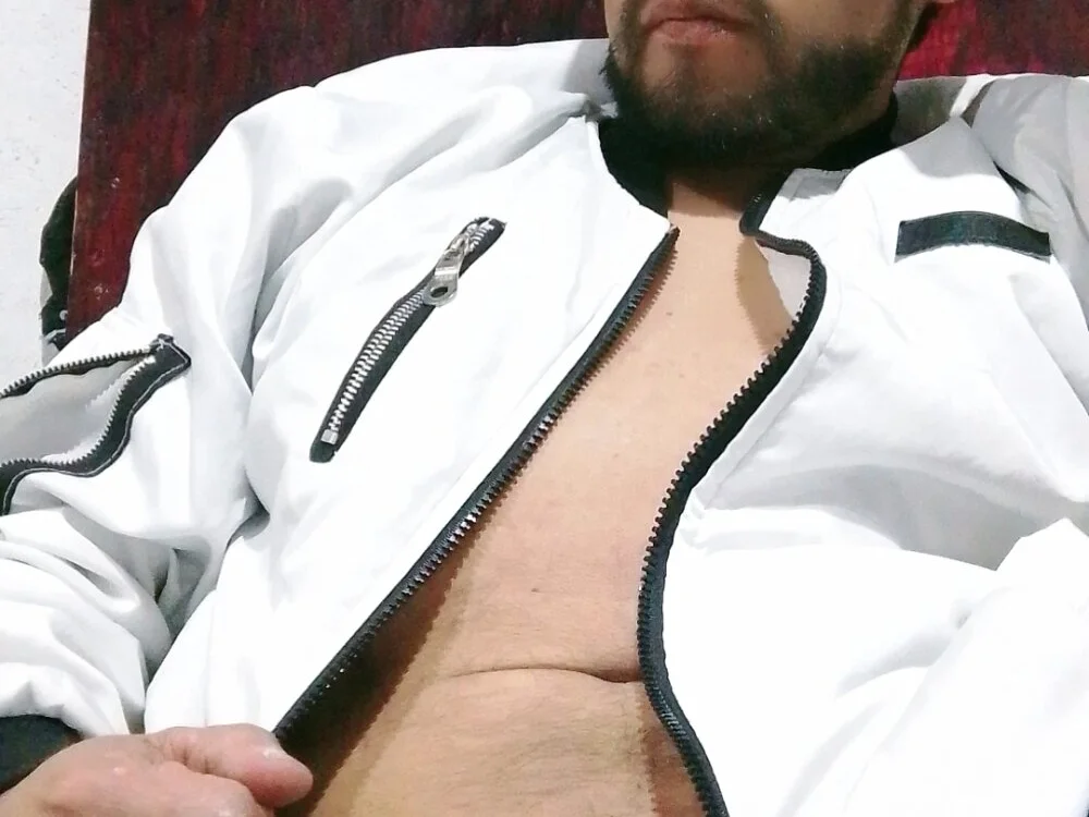 Neggajr87 offline XXX-chatje