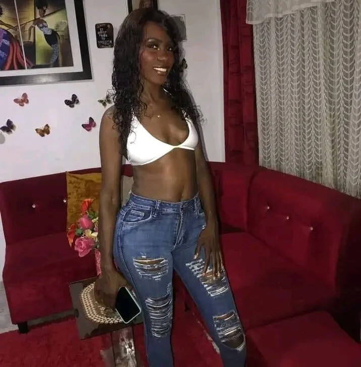 Zara_Banks' Offline Chat Room