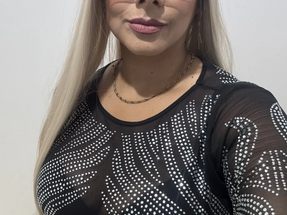 BBWCami_'s Offline XXX Chat