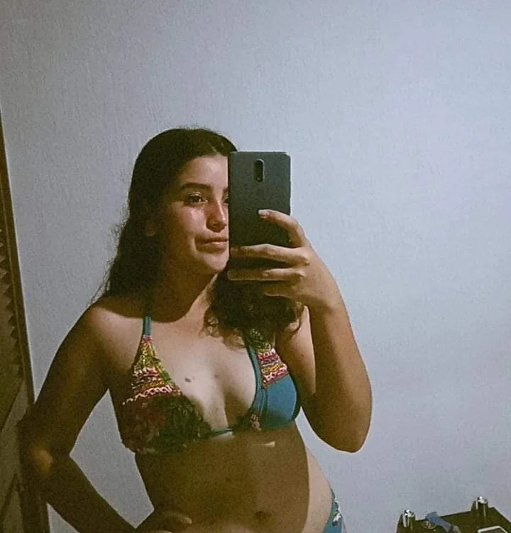Offline chatovací místnost ximena_model