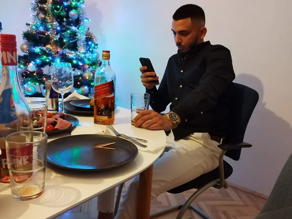 Koray98: офлайн-секс-чат