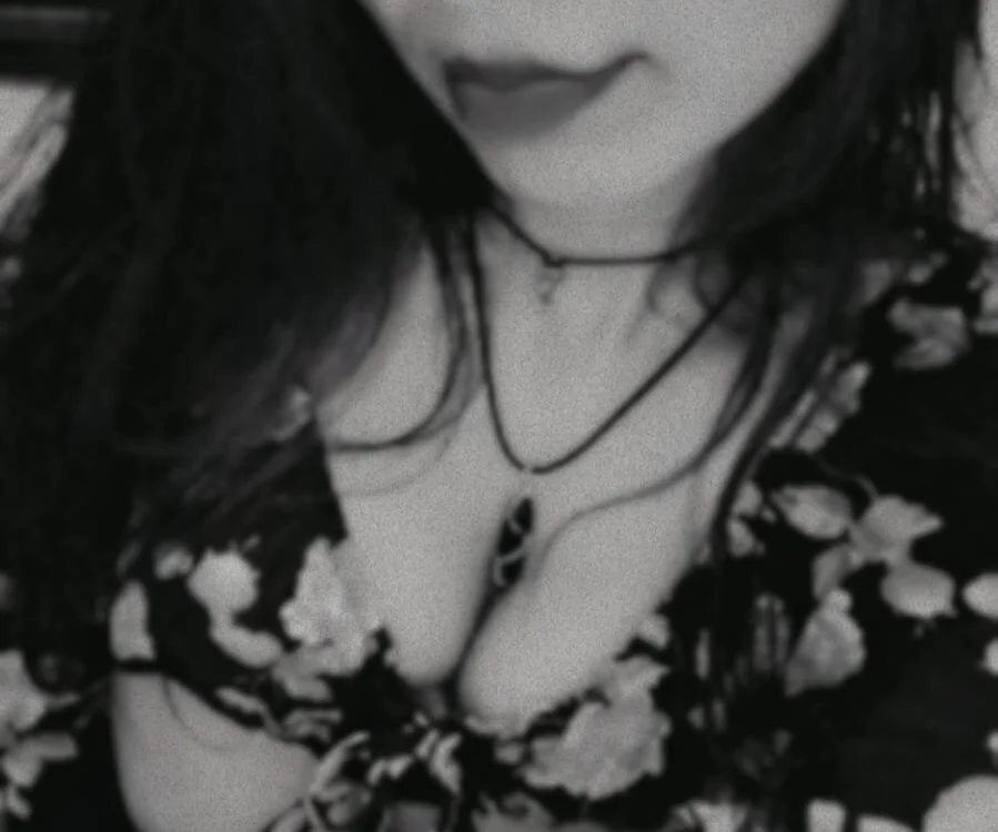 Venus_Heat's Offline Chat Room