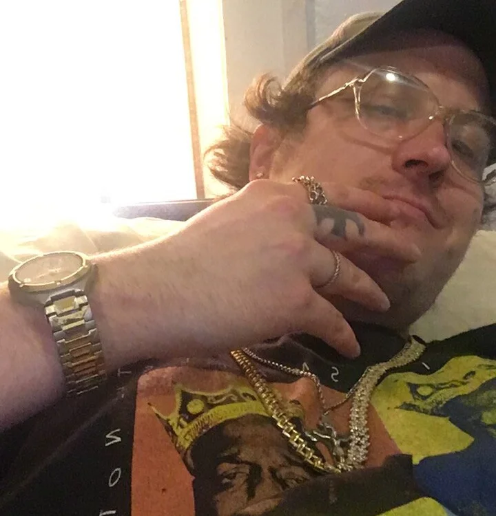 Ur_best_fantasy_69's Offline XXX Chat