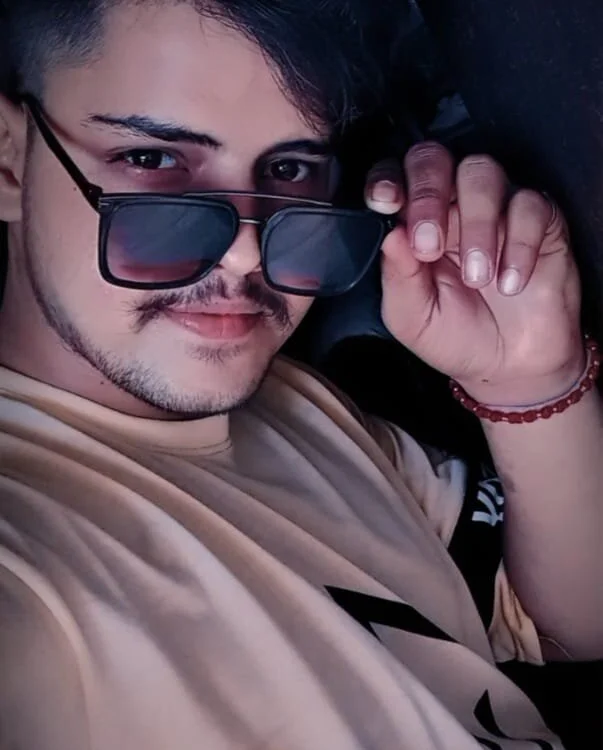 Adarshgymlover Offline Chatraum
