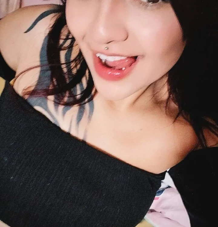 Angeline_harper's Offline Chat Room