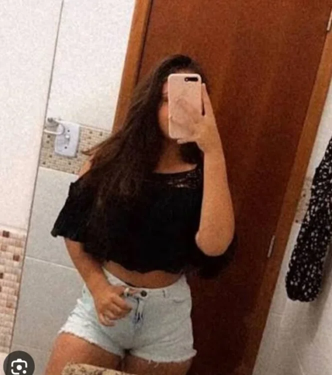 Zorritahot32 Adlı Modelin Çevrimdışı XXX Sohbeti