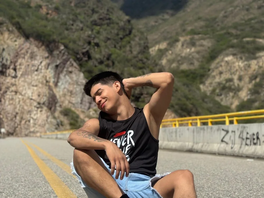 Offline XXX chat Thiago_Olsen