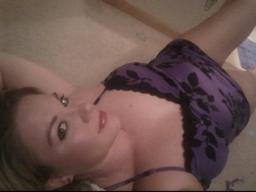 EvaDowningn Offline XXX chat