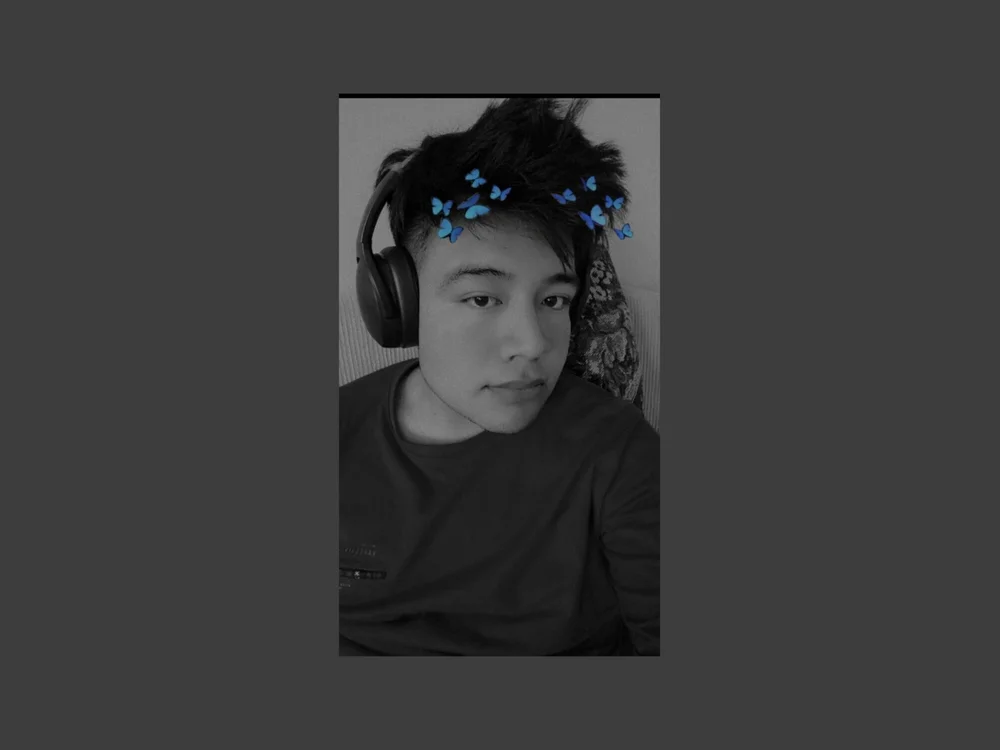 Eleine08's Offline Chat Room
