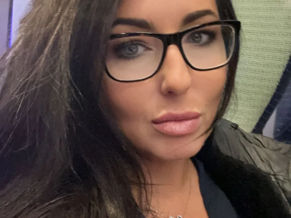 kiki_xon Offline XXX chat