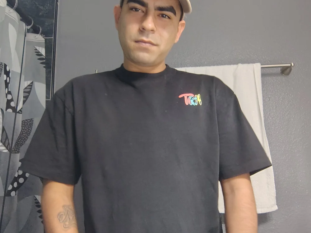 sandwich558 離線 XXX 聊天