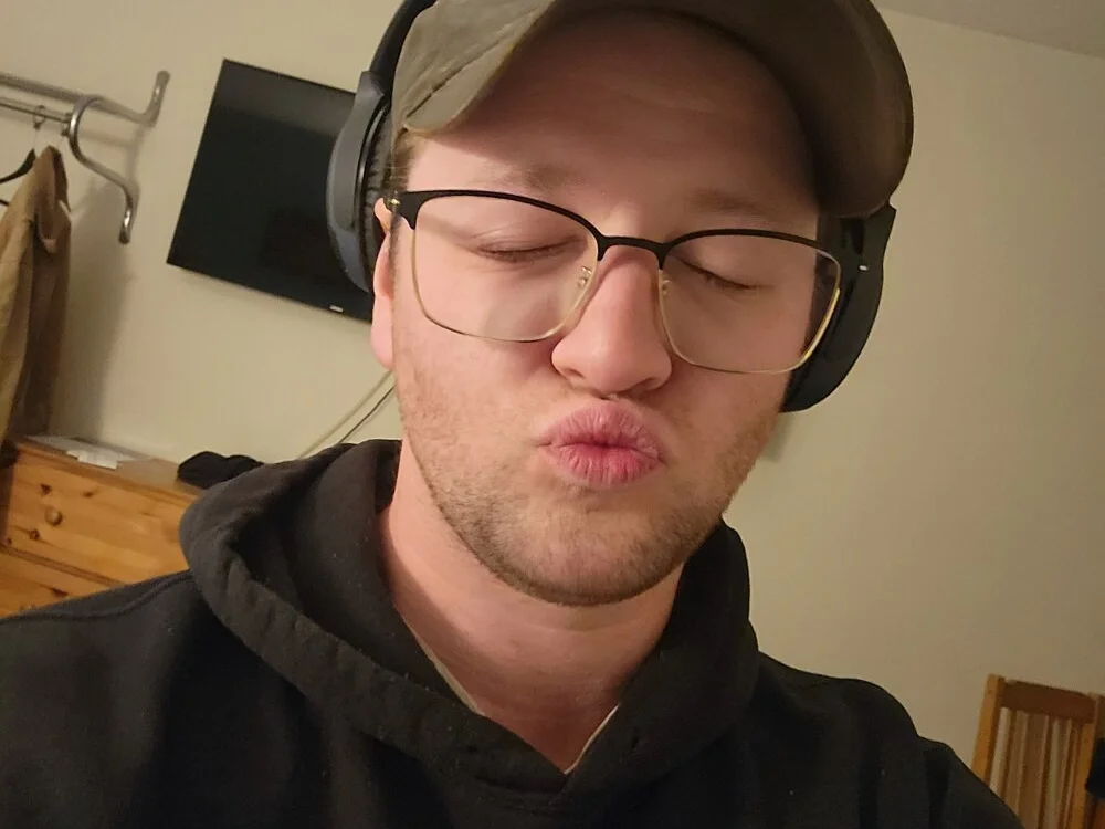 Alexanderstripme Offline XXX Chat