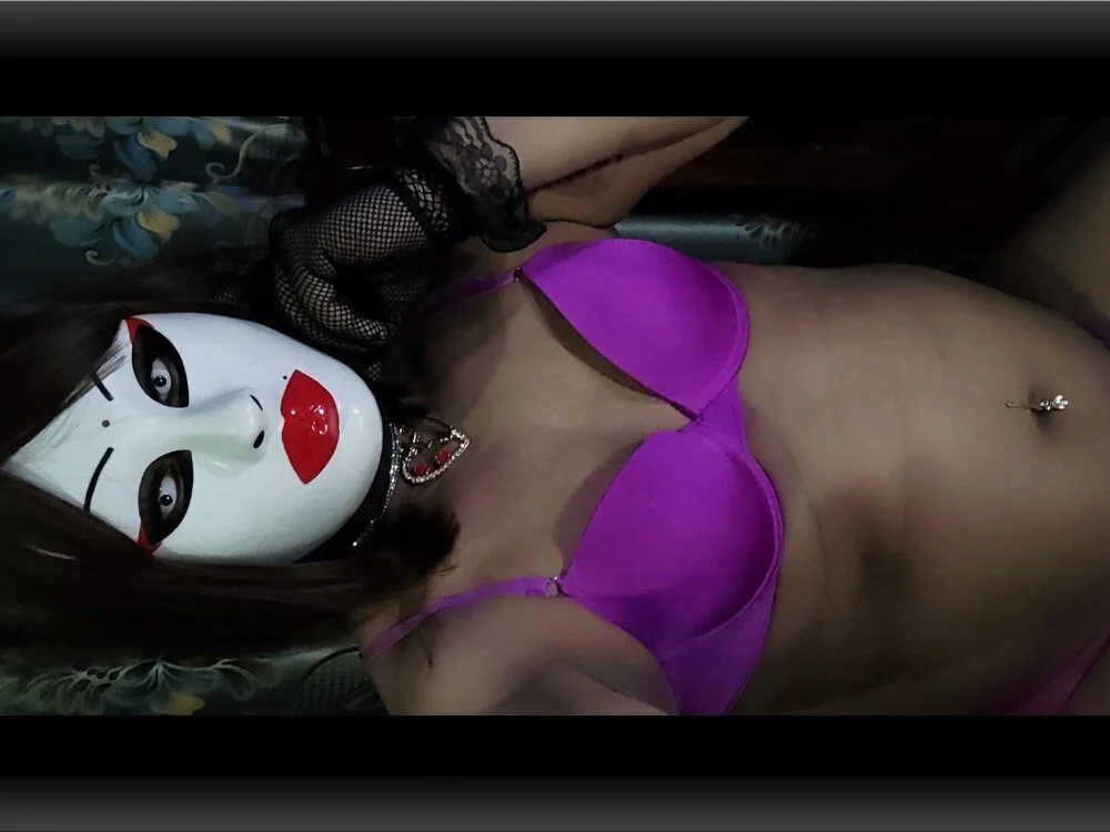 zen-zentaisspandex's Offline XXX Chat