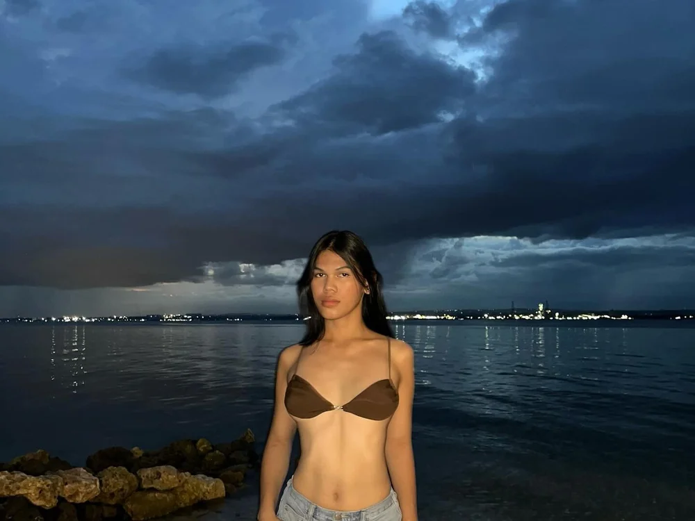 keana_laux Obrolan XXX Offline