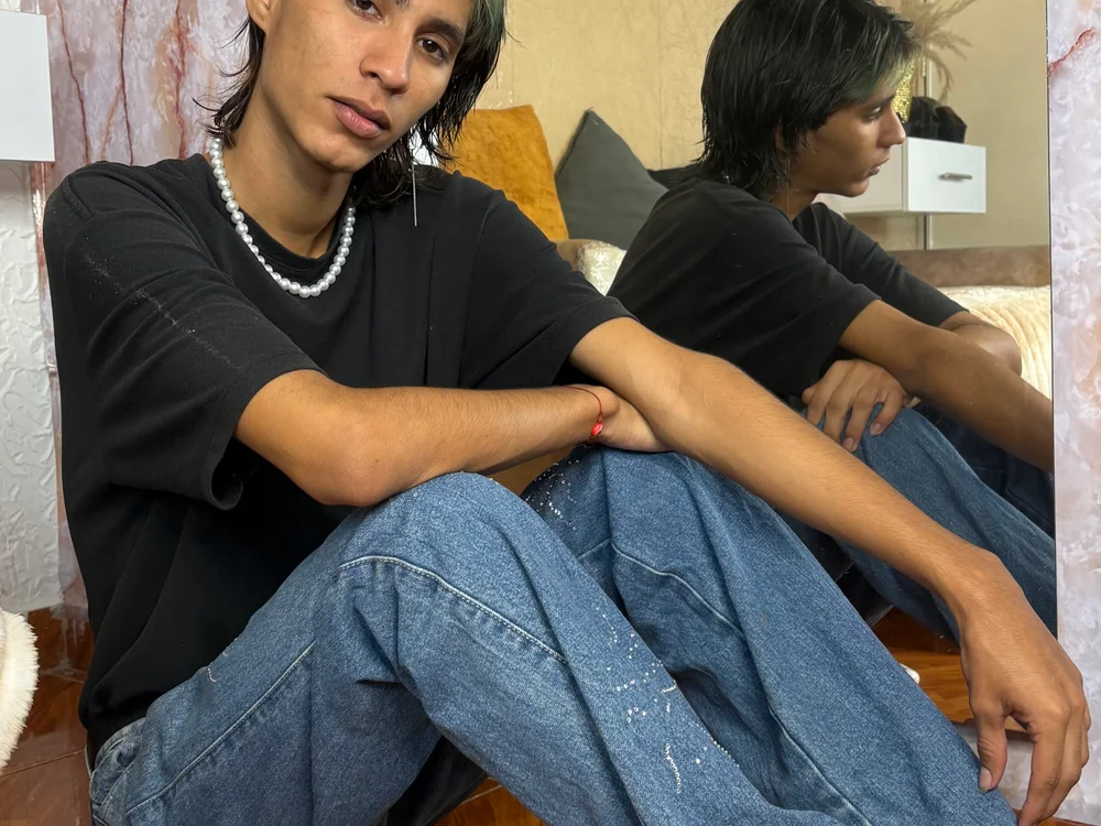 Offline XXX chat Sam_Parrker