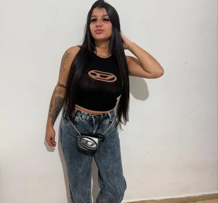 morena876's Offline Chat Room