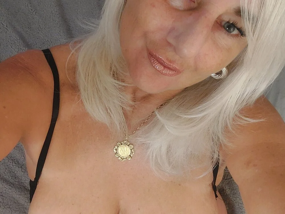 TanyaTaylor45のオフラインXXXチャット