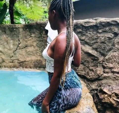 Prettybrowngirl Offline XXX-Chat