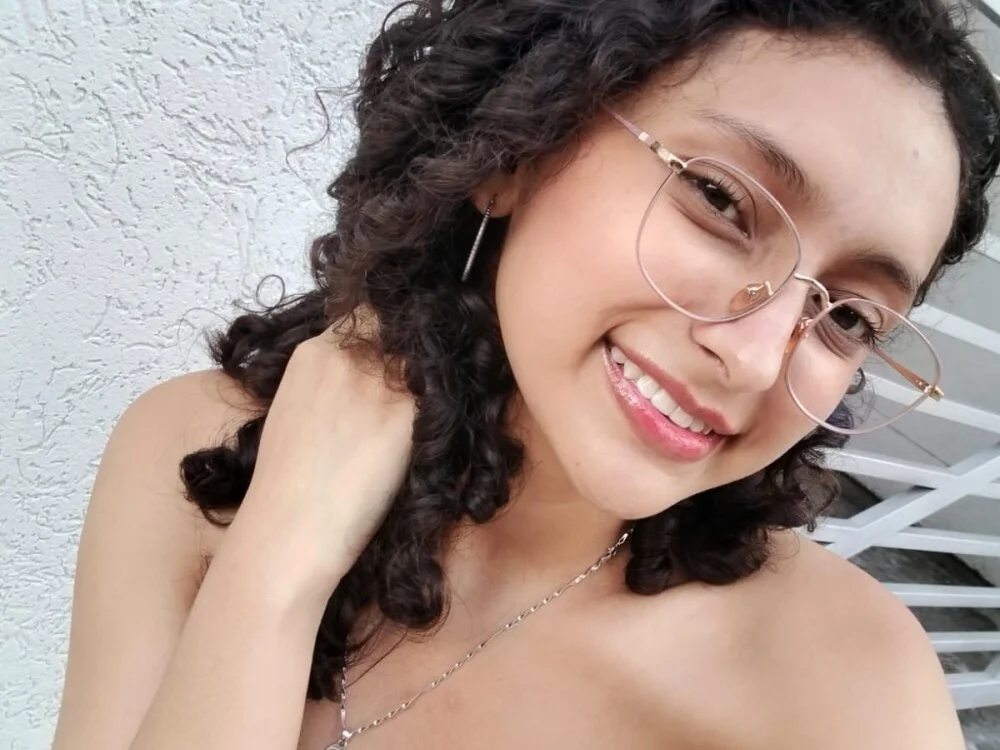 submisivetattoonekos 離線 XXX 聊天