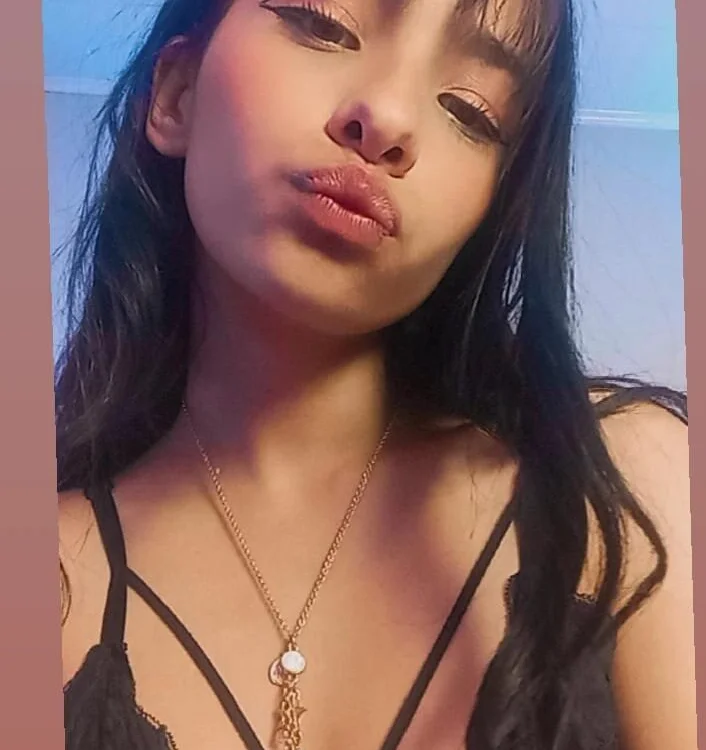 peach25__'s Offline XXX Chat