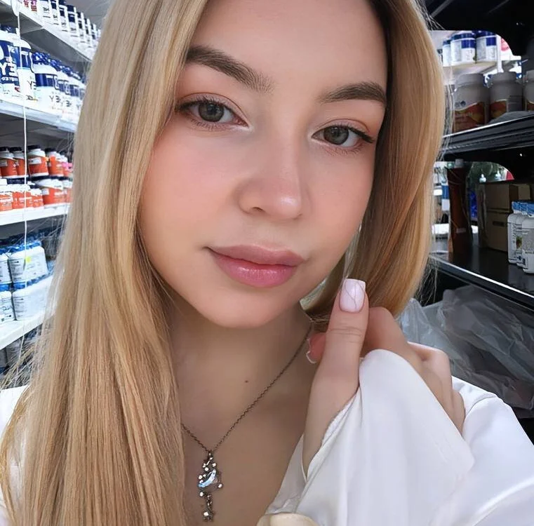 CarolinEull's Offline Chat Room