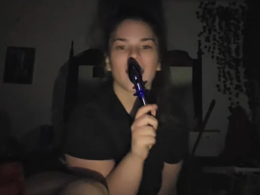 Babynina77's Offline Chat Room
