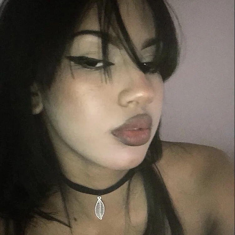 Everly_18 的封面照片