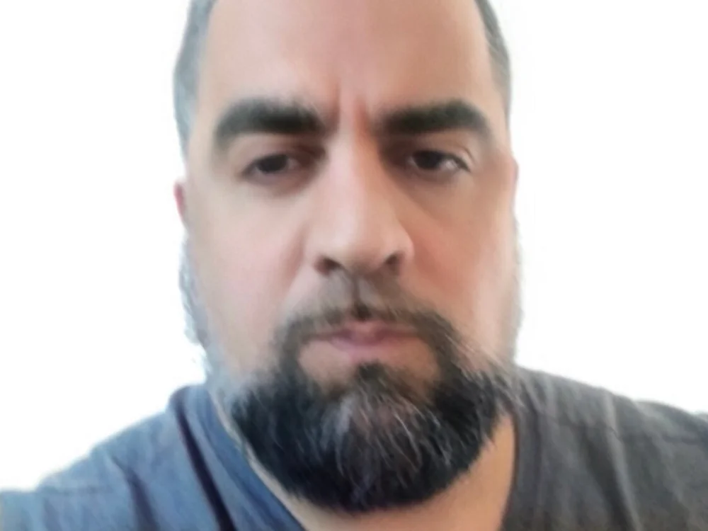 RicoAdonis23's Offline Chat Room