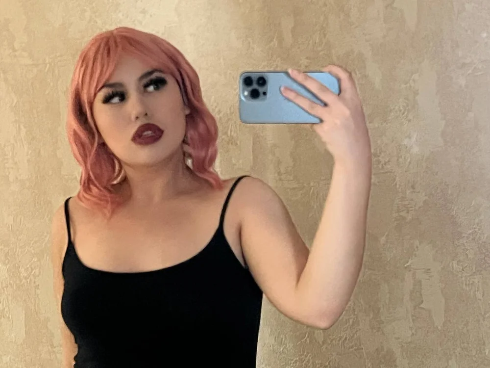 AileenStar's Offline XXX Chat