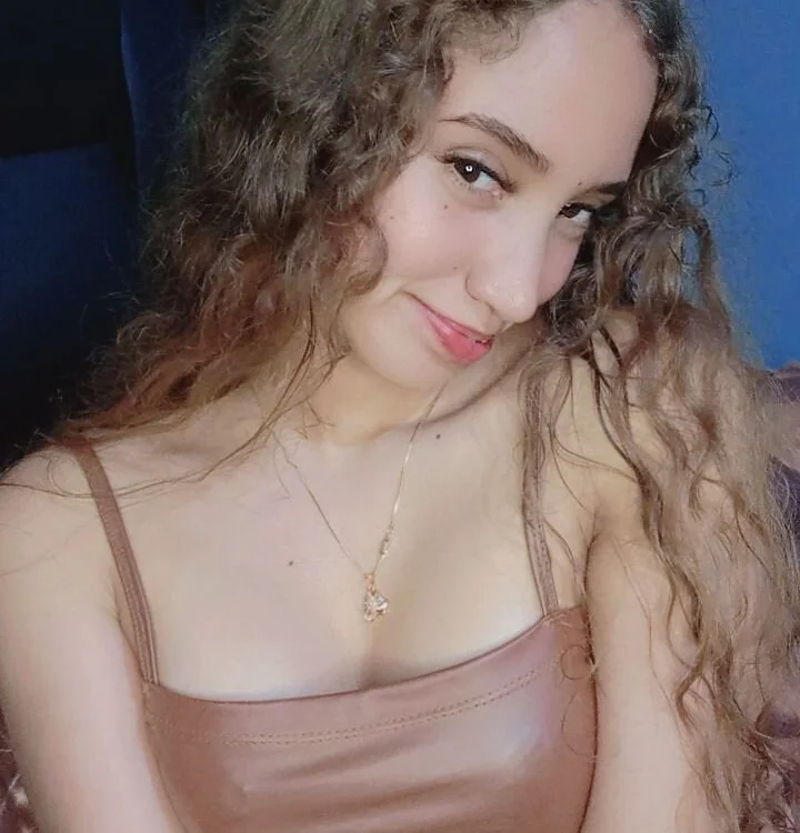 kloe_gil's Offline Chat Room