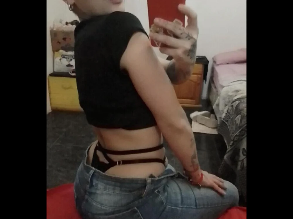 STEPHANIE-1's Offline XXX Chat