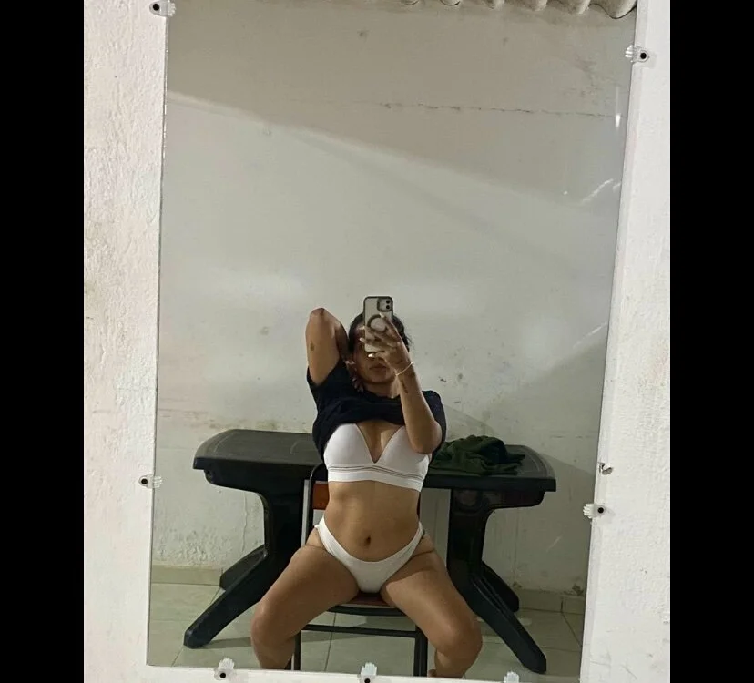 _Mila31's Offline Chat Room
