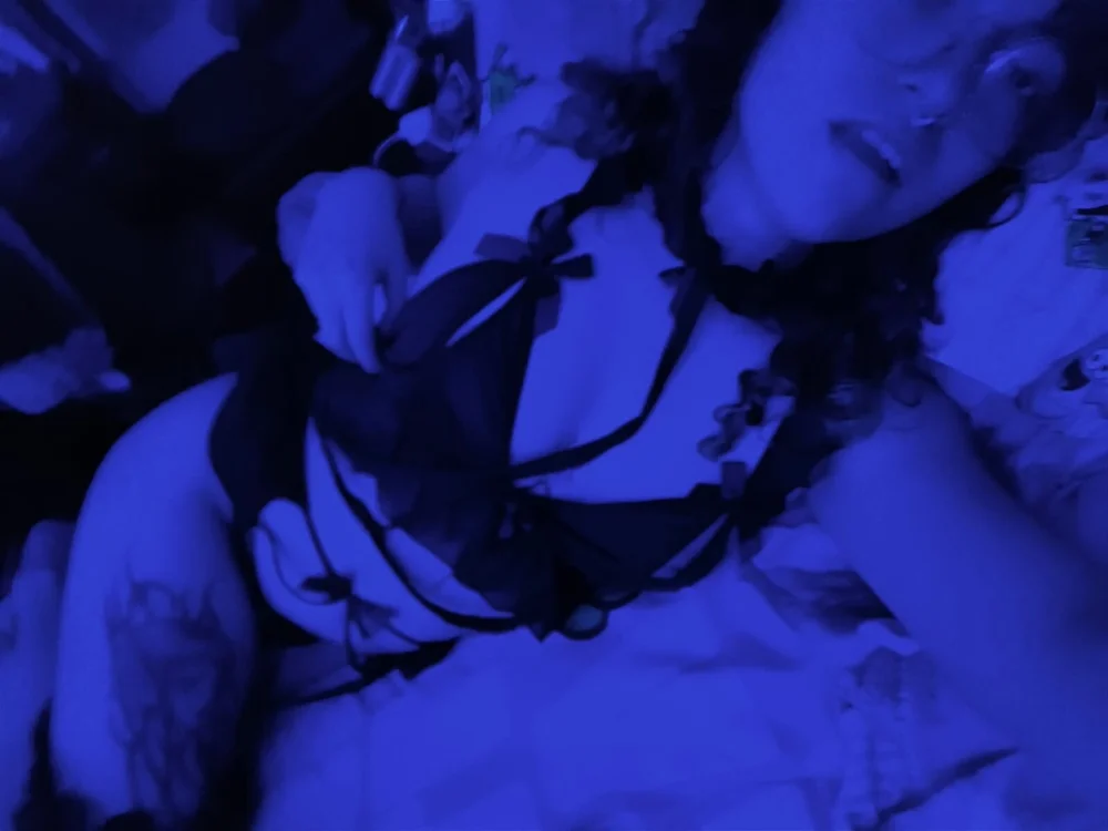 BadEmyXO Offline XXX-chat