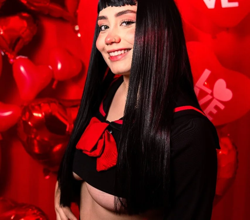 haylie_ Adlı Modelin Çevrimdışı XXX Sohbeti