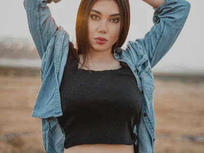 shrutee12 on StripChat