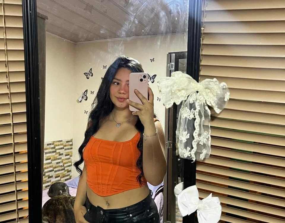 Aria_Rosee Offline XXX-chat
