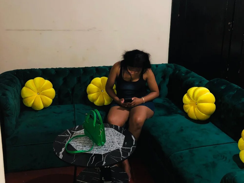 CaramelBoootie Obrolan XXX Offline