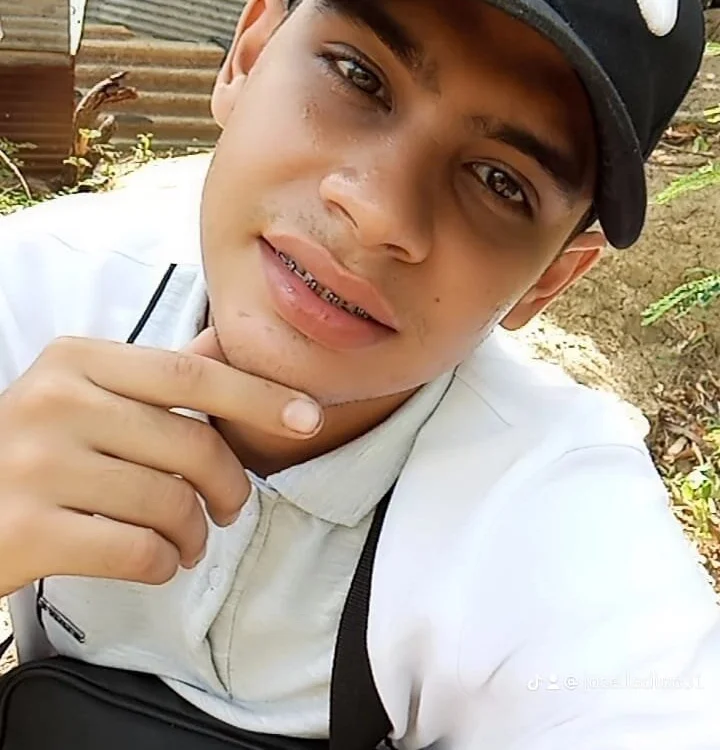 zacariasss_ 離線 XXX 聊天