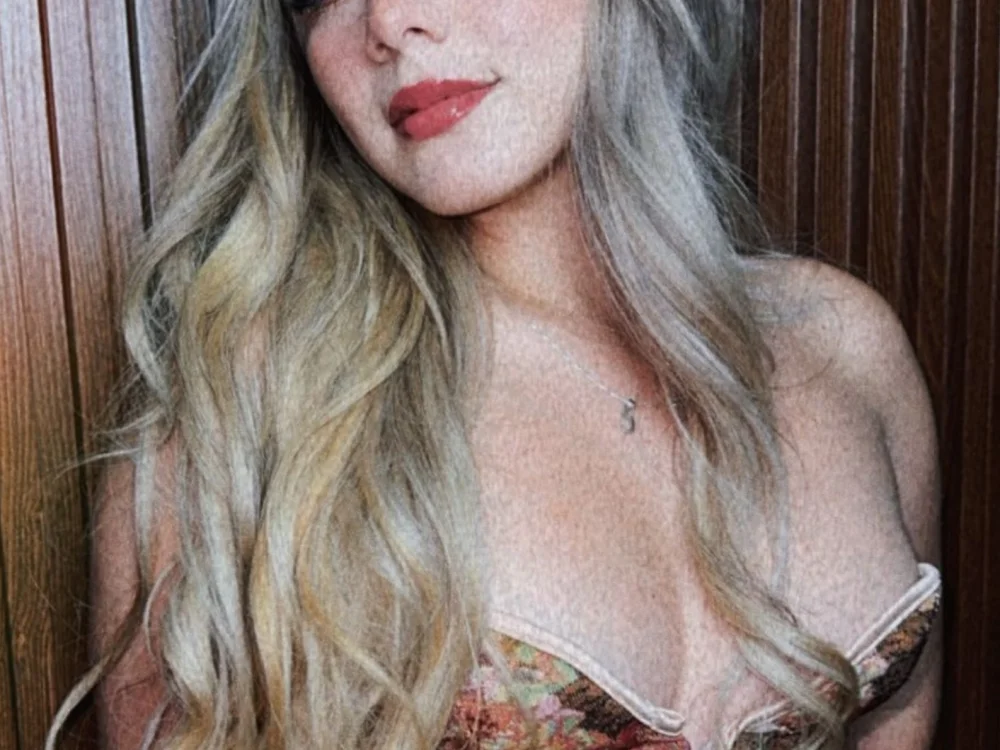 Petite_blake_'s Offline XXX Chat