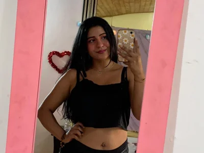 Sweetylanaa Female Blackhair Adult Webcam