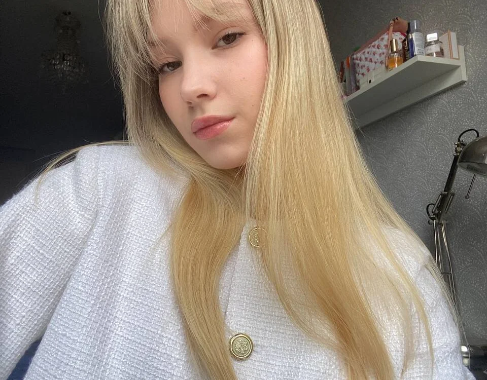 ChinBonnell Adlı Modelin Çevrimdışı XXX Sohbeti