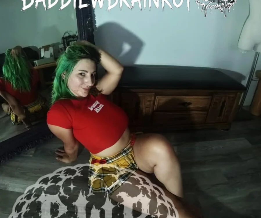 baddiewbrainrot's Offline XXX Chat