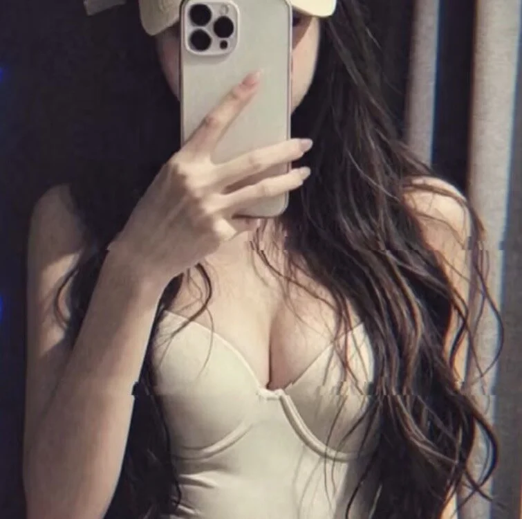 Pinkatyna Erotik Cam Profil auf Sex-Cam.sex
