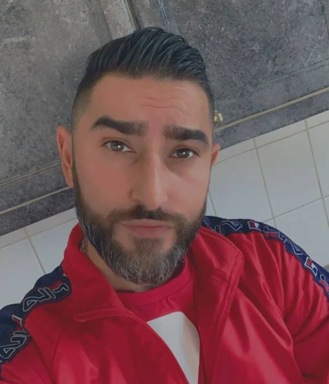 biturkish43's Offline XXX Chat