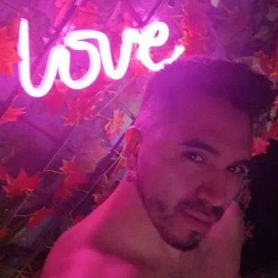 Robiin_fuck3r অফলাইন XXX চ্যাট