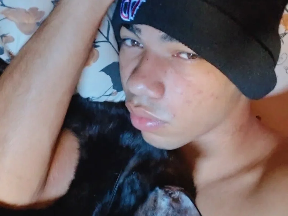 rafaelanaclett offline chatrum