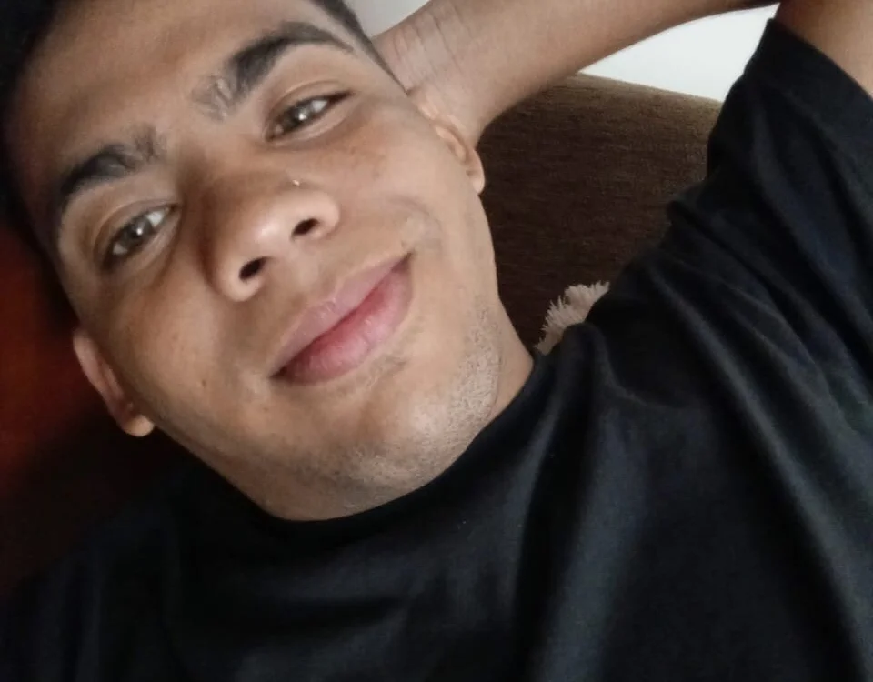 Fernandob131's Offline Chat Room