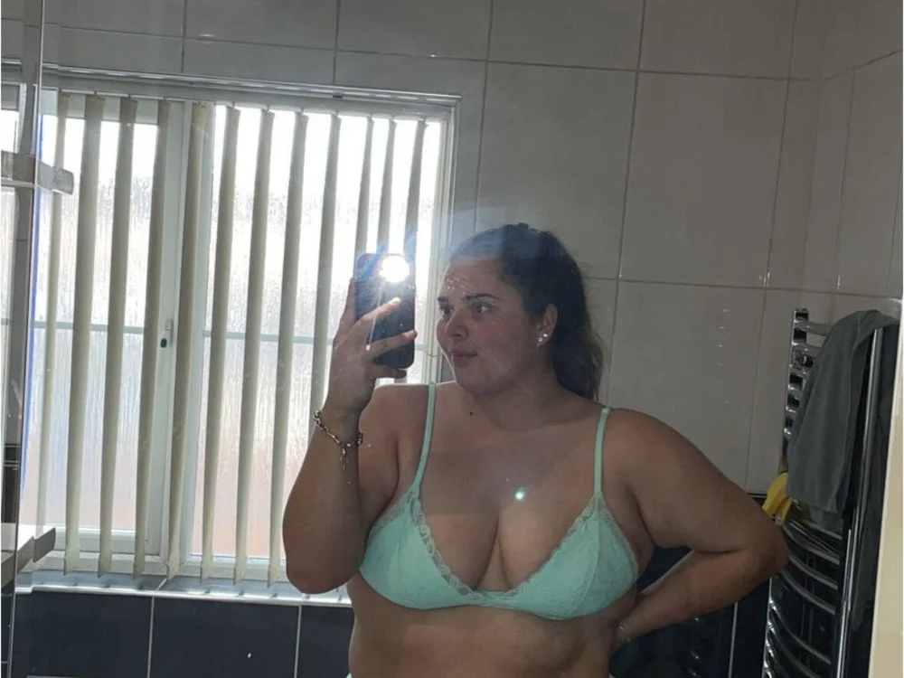 CurvyCallieXOXn Offline chat-huone